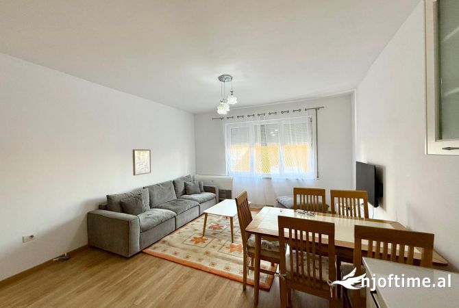 Shtepi me qera Apartament ne Tirane, 2+1, Mobilimi E mobiluar, Pagesa 600  Euro.
