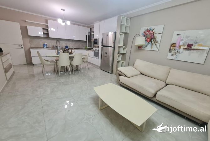 Shtepi me qera 3+1 ne Tirane - 800 Euro