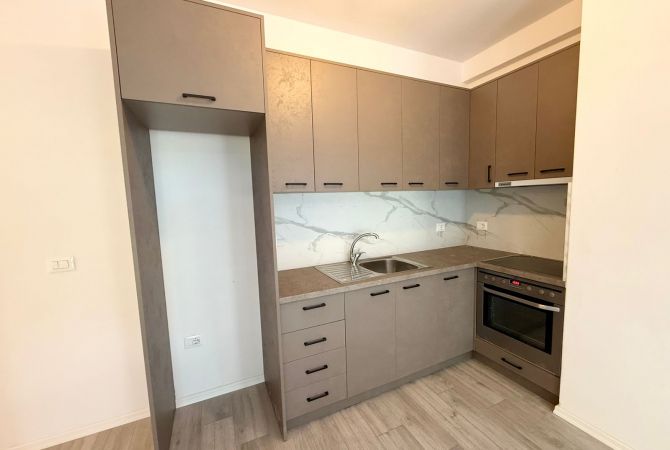 Shtepi me qera 2+1 ne Tirane - 300 Euro