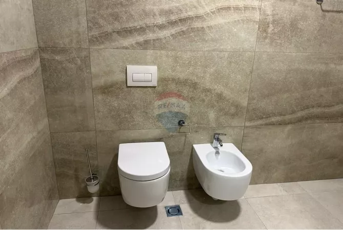 Shtepi me qera 2+1 ne Tirane - 800 Euro