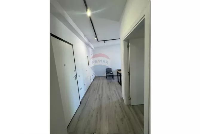 Business Property for Rent 3+1 in Tirana - 300 Euro