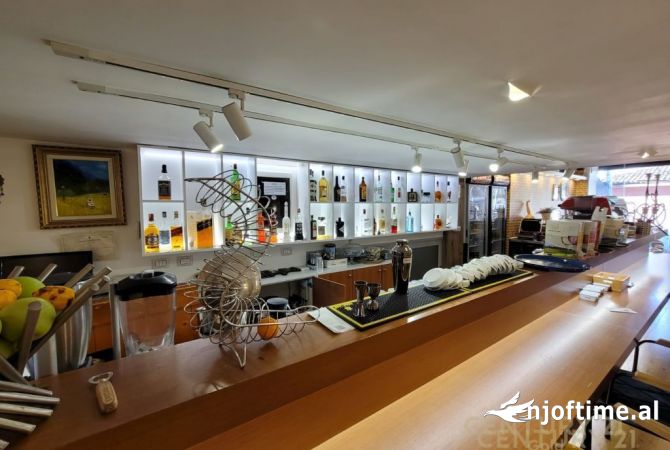 Ambient biznesi me qera 2+1 ne Tirane - 2,500 Euro