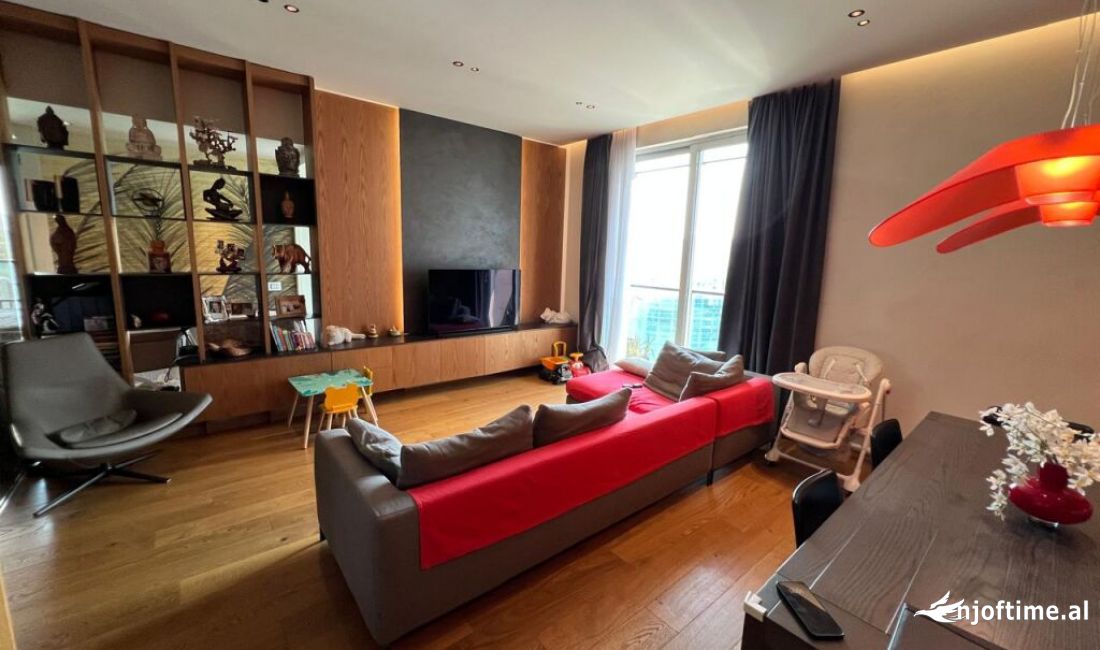 Shtepi ne shitje Apartament ne Tirane, 2+1, Mobilimi Pjeserisht e mobiluar, Pagesa 660,000  Euro.