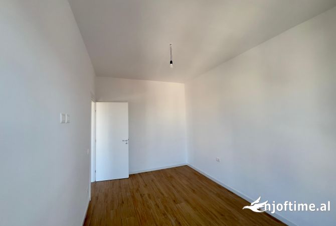 Ambient biznesi me qera 3+1 ne Tirane - 800 Euro