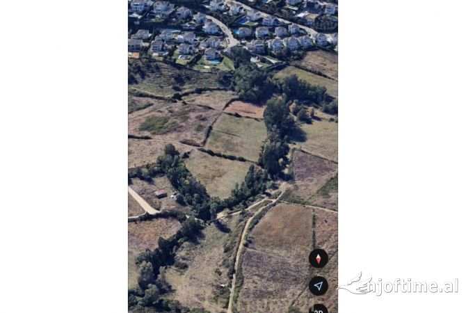 Truall ose Toke ne Tirane - 530,000 Euro