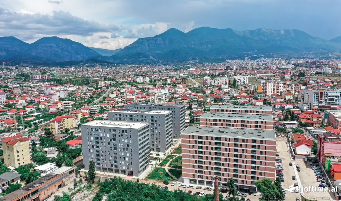 Shtepi ne shitje Apartament ne Tirane, 2+1, Mobilimi Pjeserisht e mobiluar, Pagesa 230,000  Euro.