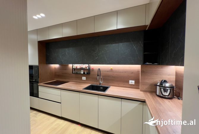 Shtepi ne shitje Apartament ne Tirane, 2+1, Mobilimi E mobiluar, Pagesa 210,000  Euro.