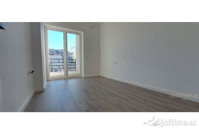 Shtepi ne shitje Apartament ne Tirane, 2+1, Mobilimi Pjeserisht e mobiluar, Pagesa 141,000  Euro.