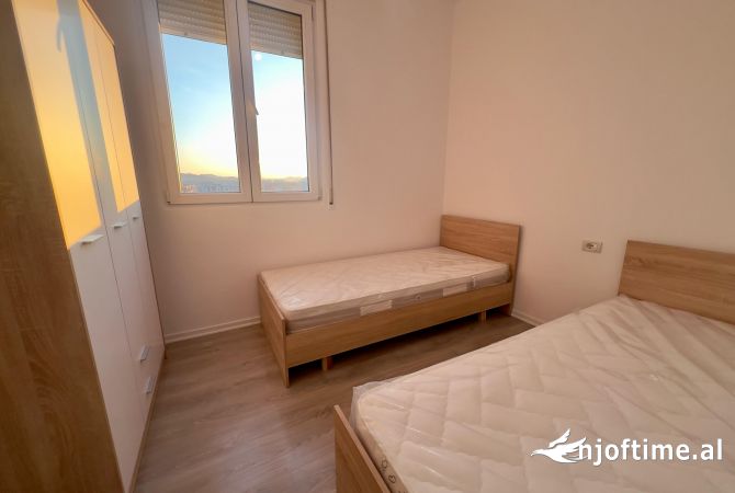 Shtepi me qera Apartament ne Tirane, 3+1, Mobilimi E mobiluar, Pagesa 600  Euro.
