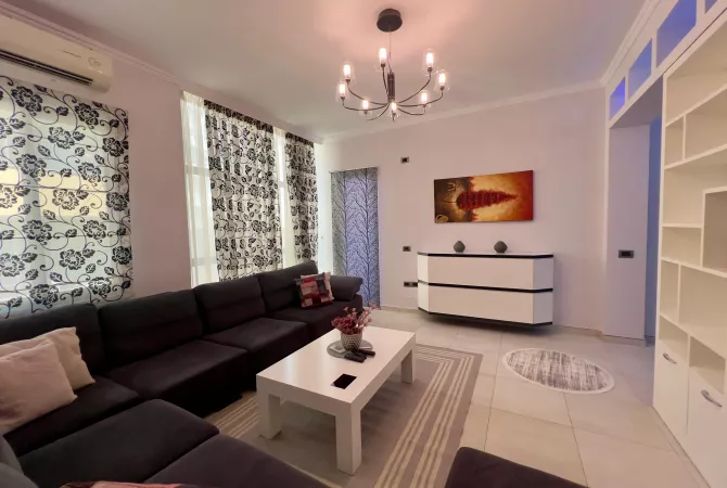 Shtepi me qera Apartament ne Tirane, 2+1, Mobilimi E mobiluar, Pagesa 700  Euro.