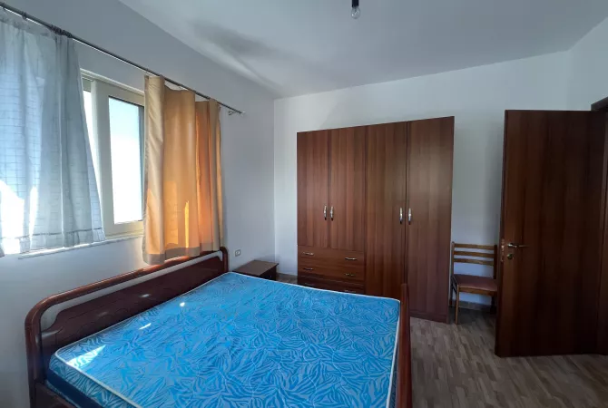 Shtepi me qera 2+1 ne Tirane - 350 Euro