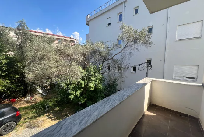 Shtepi me qera 2+1 ne Tirane - 350 Euro