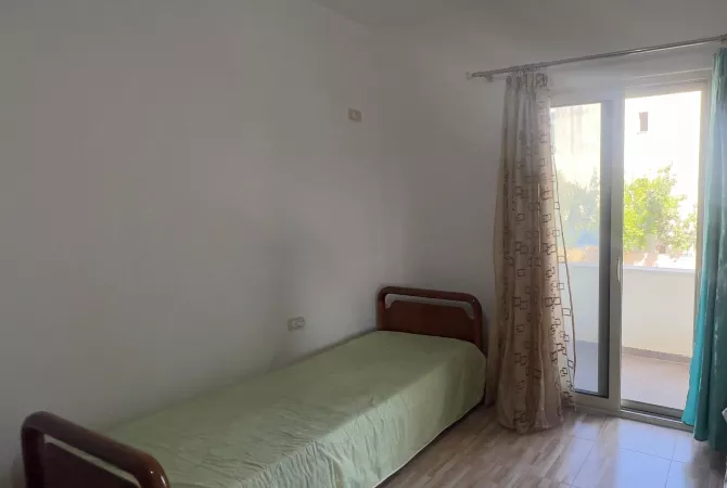Shtepi me qera Apartament ne Tirane, 2+1, Mobilimi E mobiluar, Pagesa 350  Euro.