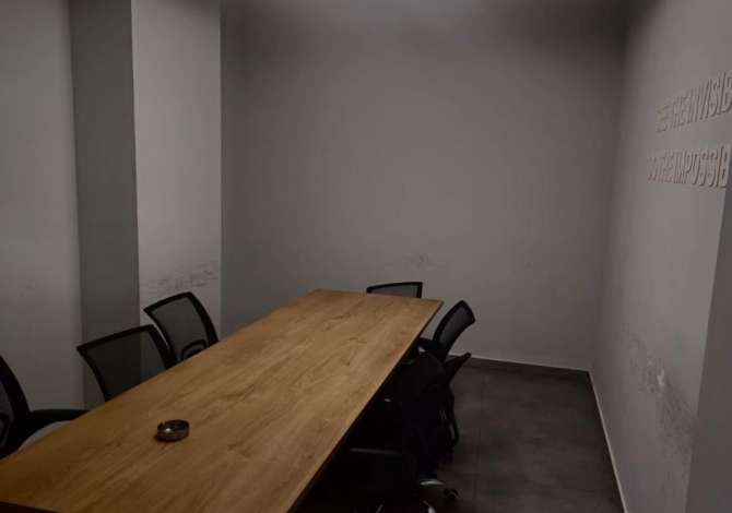 Ambient biznesi me qera 3+1 ne Tirane - 7,500 Euro
