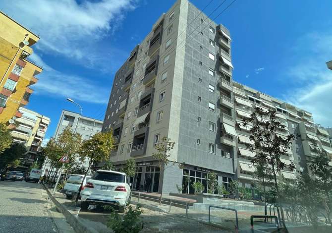 Ambient biznesi me qera 3+1 ne Tirane - 700 Euro