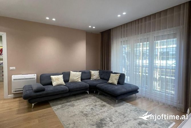 Shtepi me qera 2+1 ne Tirane - 750 Euro