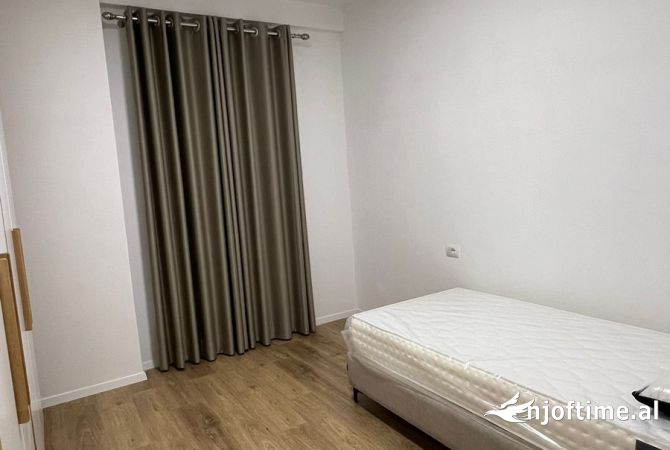 Shtepi me qera 3+1 ne Tirane - 950 Euro