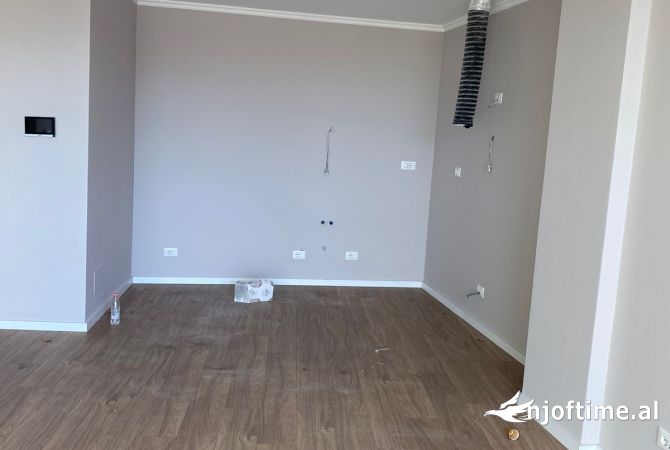 Ambient biznesi me qera 3+1 ne Tirane - 900 Euro