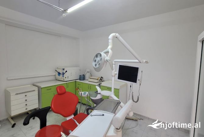 Ambient biznesi me qera 3+1 ne Tirane - 40,000 Leke