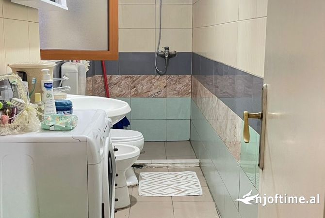 Shtepi me qera Apartament ne Tirane, 1+1, Mobilimi E mobiluar, Pagesa 420  Euro.