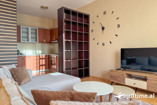 Shtepi ne shitje Apartament ne Tirane, 1+1, Mobilimi E mobiluar, Pagesa 183,000  Euro.