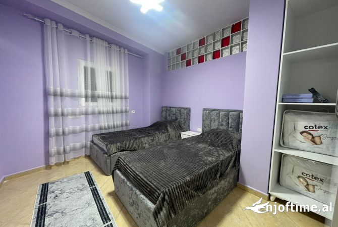 Shtepi me qera Apartament ne Tirane, 2+1, Mobilimi E mobiluar, Pagesa 700  Euro.