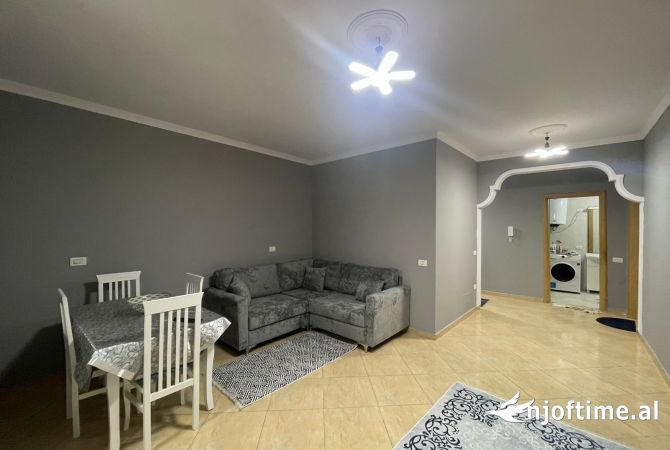 Shtepi me qera 2+1 ne Tirane - 700 Euro