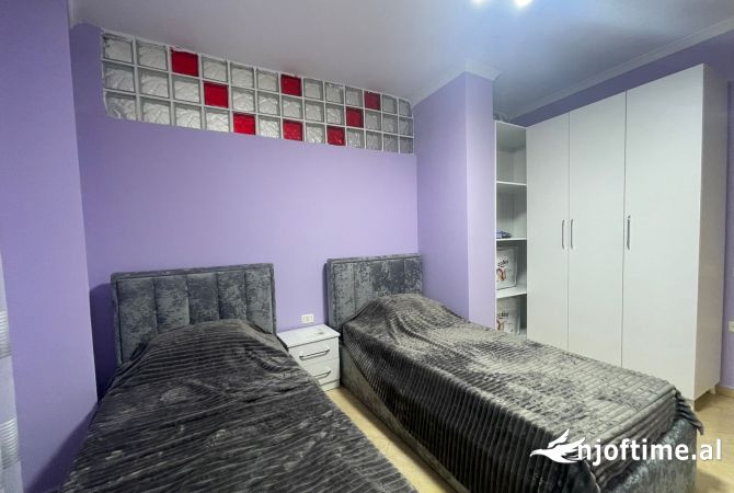 Shtepi me qera Apartament ne Tirane, 2+1, Mobilimi E mobiluar, Pagesa 700  Euro.