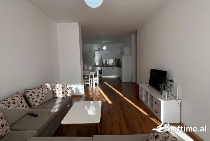 Shtepi me qera 2+1 ne Tirane - 700 Euro