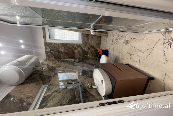 Shtepi ne shitje Apartament ne Tirane, 1+1, Mobilimi Pjeserisht e mobiluar, Pagesa 135,000  Euro.