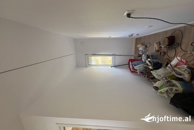 Shtepi ne shitje Apartament ne Tirane, 1+1, Mobilimi Pjeserisht e mobiluar, Pagesa 135,000  Euro.