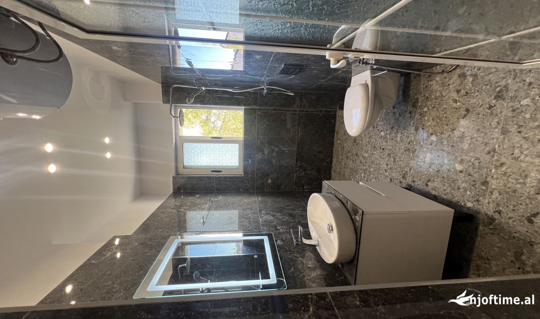 Shtepi ne shitje Apartament ne Tirane, 1+1, Mobilimi Pjeserisht e mobiluar, Pagesa 125,000  Euro.