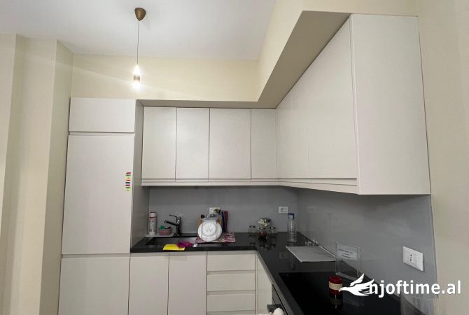 Shtepi me qera Apartament ne Tirane, 1+1, Mobilimi E mobiluar, Pagesa 850  Dollar.
