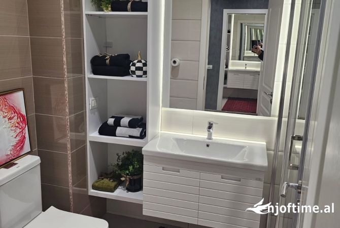 Shtepi ne shitje Apartament ne Tirane, 1+1, Mobilimi E mobiluar, Pagesa 176,000  Euro.