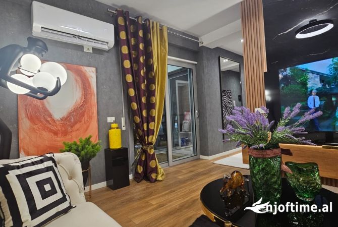 Shtepi ne shitje Apartament ne Tirane, 1+1, Mobilimi E mobiluar, Pagesa 176,000  Euro.