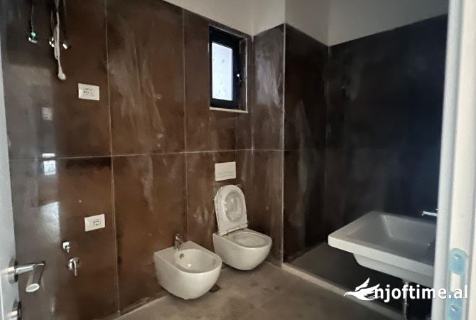 Shtepi ne shitje 2+1 ne Tirane - 185,000 Euro