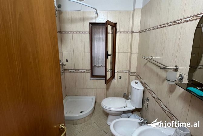Shtepi ne shitje Apartament ne Tirane, 1+1, Mobilimi E mobiluar, Pagesa 110,000  Euro.