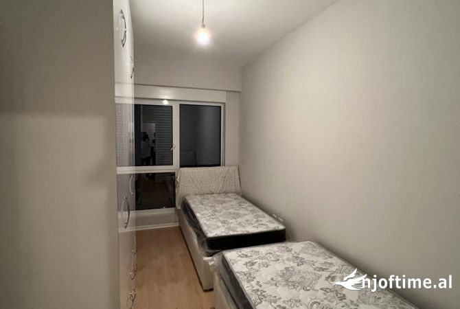 Shtepi ne shitje Apartament ne Tirane, 2+1, Mobilimi E mobiluar, Pagesa 235,000  Euro.