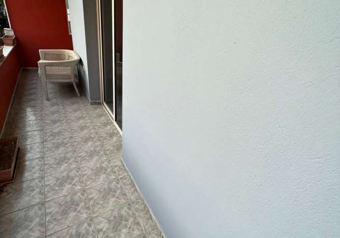 Ambient biznesi me qera 3+1 ne Tirane - 1,000 Euro