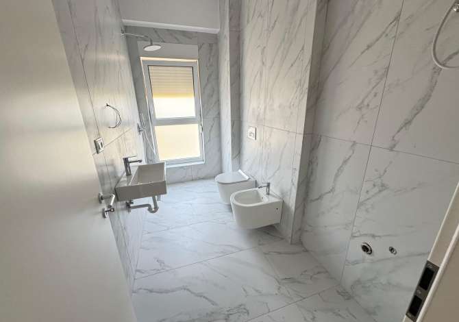 Shtepi ne shitje Apartament ne Tirane, 1+1, Mobilimi Bosh, pa mobiluar, Pagesa 85,000  Euro.