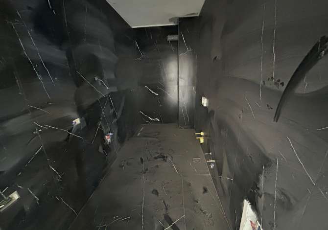 Shtepi ne shitje Apartament ne Tirane, 2+1, Mobilimi Bosh, pa mobiluar, Pagesa 137,500  Euro.