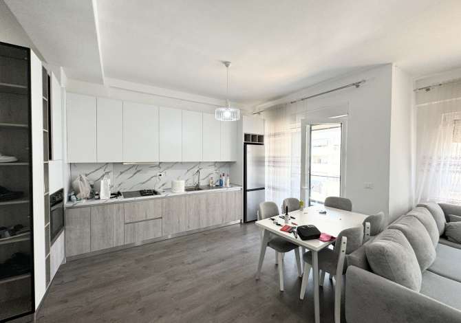 Shtepi me qera 2+1 ne Tirane - 700 Euro