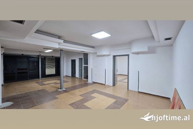 Ambient biznesi me qera 3+1 ne Tirane - 60,000 Leke