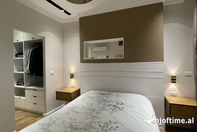 Shtepi me qera Apartament ne Tirane, 2+1, Mobilimi E mobiluar, Pagesa 750  Euro.
