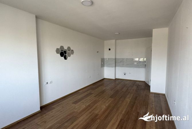 Shtepi me qera 1+1 ne Tirane - 30,000 Leke