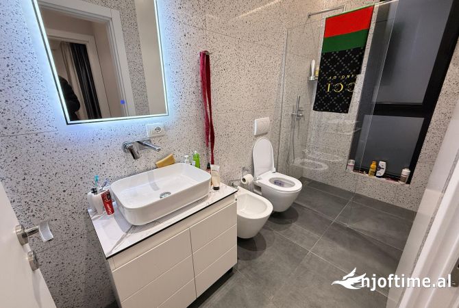 Shtepi ne shitje Apartament ne Tirane, 1+1, Mobilimi E mobiluar, Pagesa 105,000  Euro.