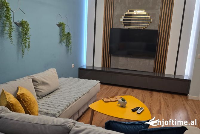 Shtepi me qera 2+1 ne Tirane - 900 Euro