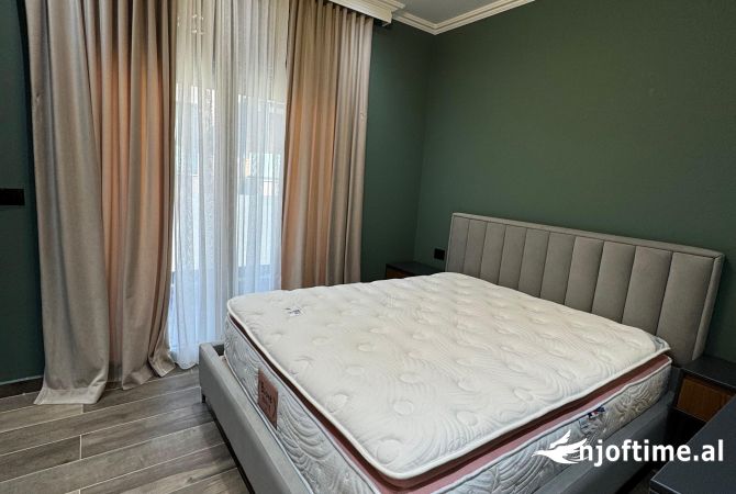 Shtepi me qera Apartament ne Tirane, 1+1, Mobilimi E mobiluar, Pagesa 800  Euro.