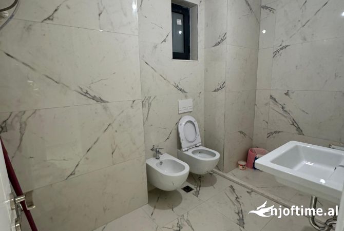 Shtepi me qera Apartament ne Tirane, 2+1, Mobilimi E mobiluar, Pagesa 700  Euro.