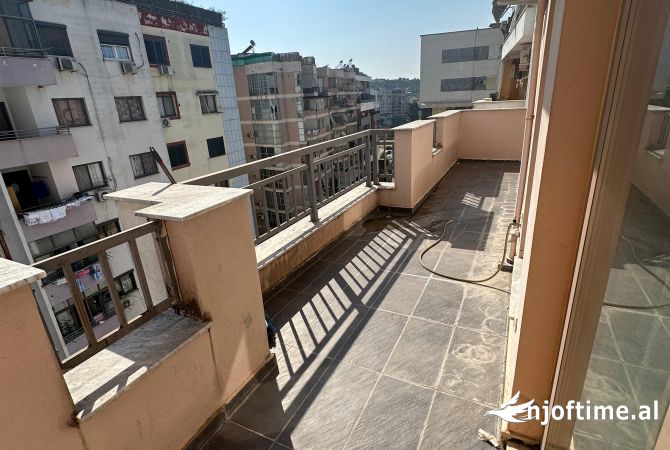 Shtepi ne shitje Apartament ne Tirane, 2+1, Mobilimi E mobiluar, Pagesa 115,000  Euro.